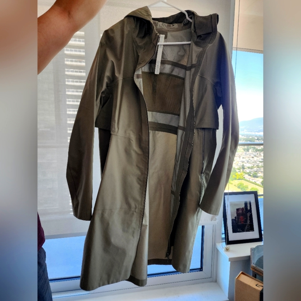 Lululemon rain jacket